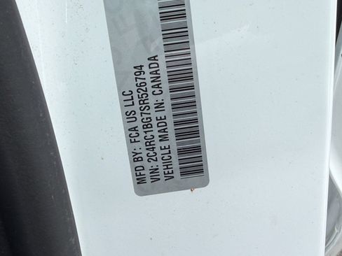 Used 2025 Chrysler Pacifica Select FWD image 14