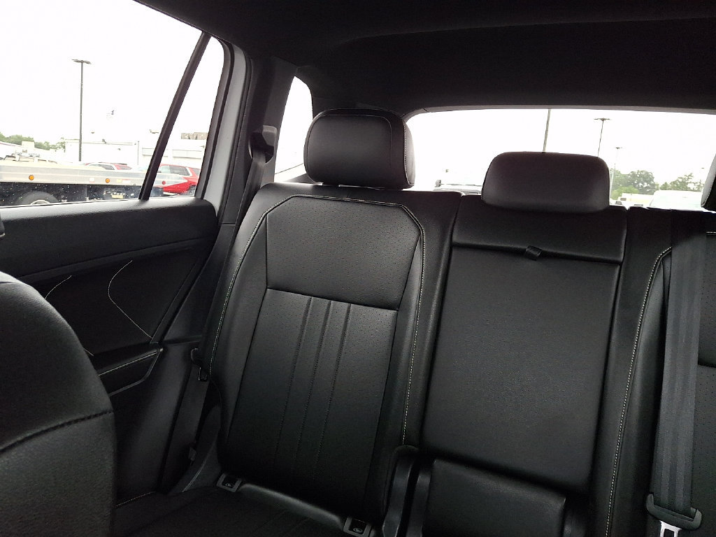 Used 2023 Volkswagen Tiguan SE R-Line AWD/4WD image 19