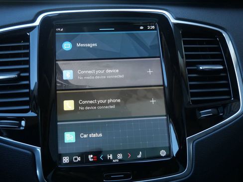 Used 2025 Volvo XC90 T8 Plus w/ Protection Package Premier image 25