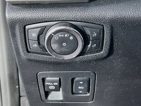 Used 2018 Ford F150 Lariat w/ Max Trailer Tow Package image 10