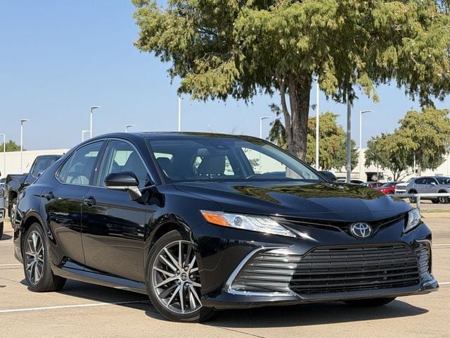 Used 2023 Toyota Camry XLE FWD image 2