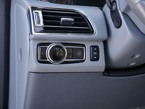 Used 2018 Lincoln Navigator Reserve w/ Technology Package image 18