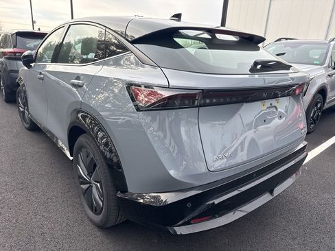 Used 2024 Nissan Ariya AWD image 5