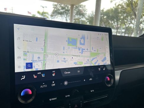 Used 2024 Lexus GX 550 image 10