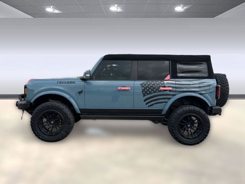 Used 2023 Ford Bronco Outer Banks image 2