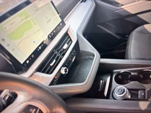 Used 2025 Ford Explorer Active w/ Active Comfort Package image 21