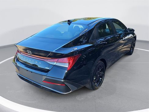 New 2026 Hyundai Elantra Sport image 5