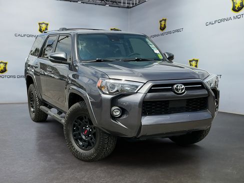 Used 2021 Toyota 4Runner SR5 Premium w/ Moonroof Package AWD/4WD image 3