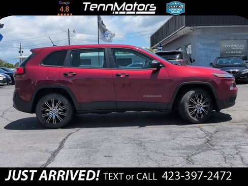 Used 2014 Jeep Cherokee Sport AWD/4WD image 4