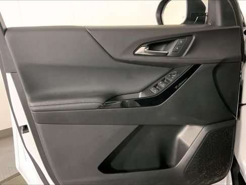 Used 2025 Chevrolet Equinox LT image 24