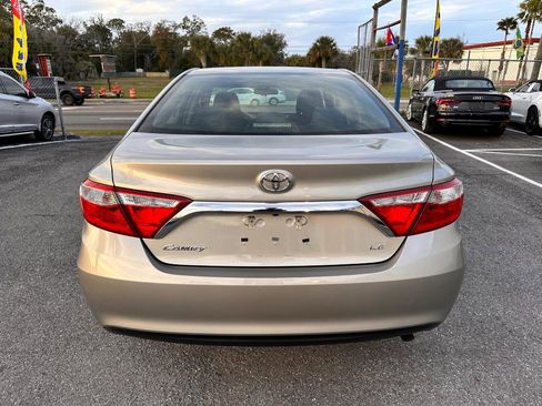 Used 2015 Toyota Camry LE image 6