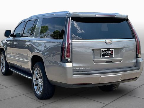 Used 2019 Cadillac Escalade ESV Luxury AWD/4WD image 12