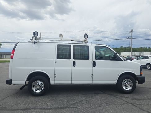 Used 2015 Chevrolet Express 2500 RWD image 5