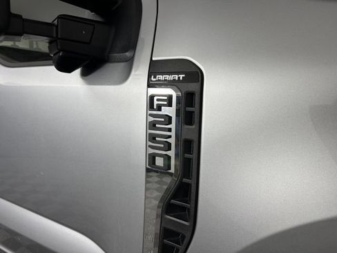 Used 2024 Ford F250 Lariat AWD/4WD image 10