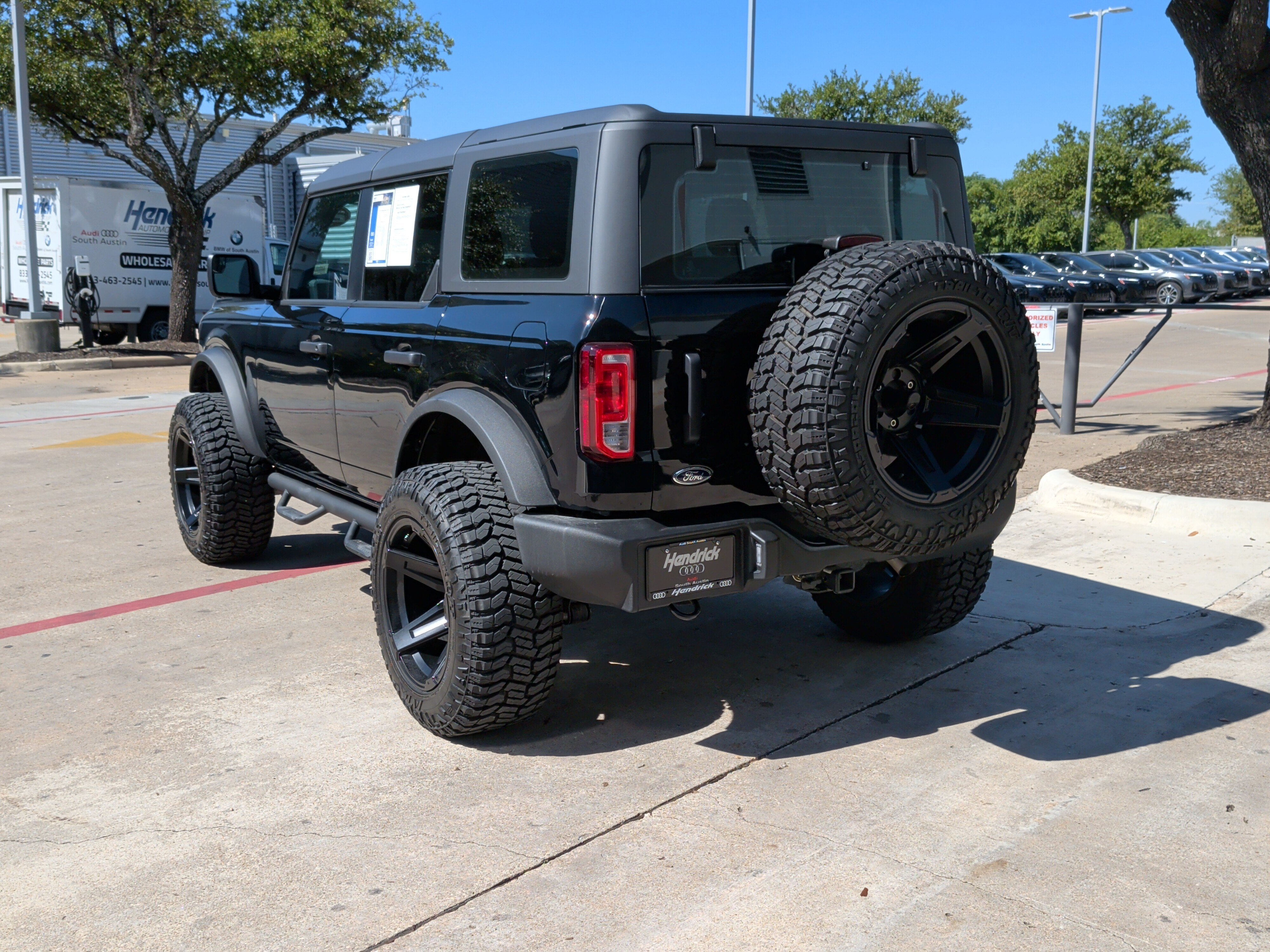 Used 2025 Ford Bronco 4-Door AWD/4WD image 8