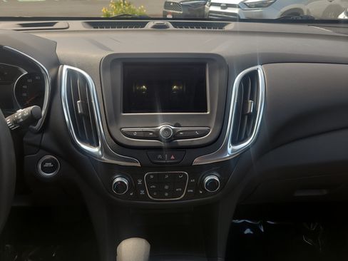 Used 2024 Chevrolet Equinox LT AWD/4WD image 19