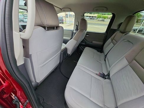 Used 2022 Nissan Frontier SV AWD/4WD image 29