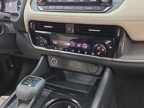 Used 2021 Nissan Rogue SV w/ Premium Package AWD/4WD image 17