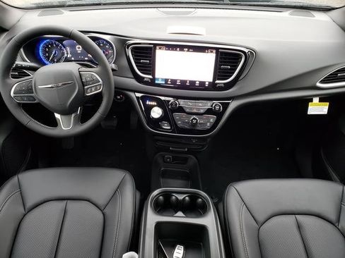 New 2026 Chrysler Voyager LX image 16