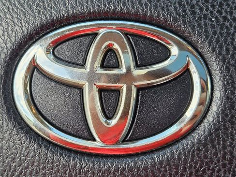 Used 2014 Toyota RAV4 XLE FWD image 33