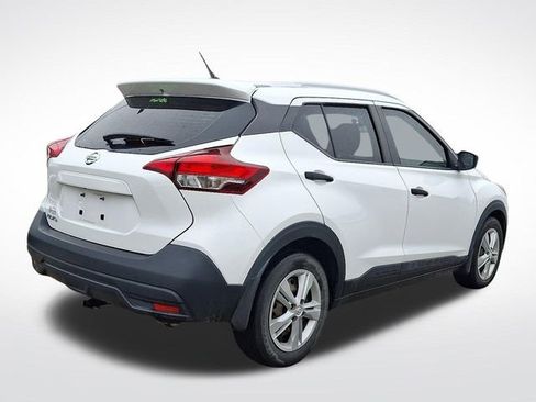 Used 2019 Nissan Kicks S image 6