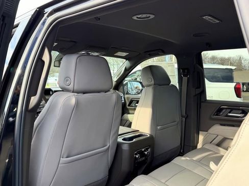New 2026 GMC Yukon Elevation image 9