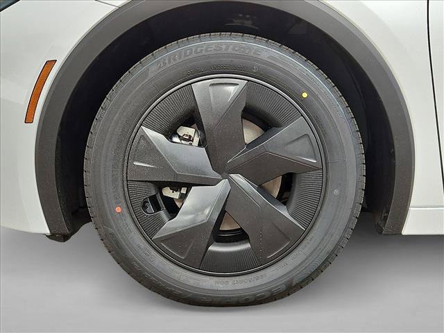 New 2027 Toyota Prius LE FWD image 10