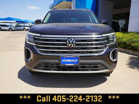 Used 2025 Volkswagen Atlas SE FWD image 3