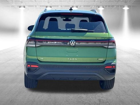 Used 2025 Volkswagen Taos SE AWD/4WD image 5