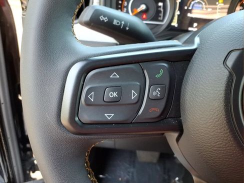 Used 2024 Jeep Gladiator Sport AWD/4WD image 14