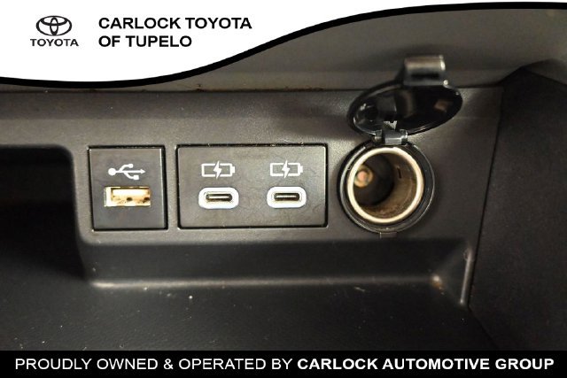 Used 2023 Toyota Highlander XLE FWD image 33