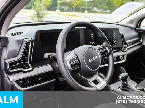 Used 2025 Kia Sportage LX FWD image 31