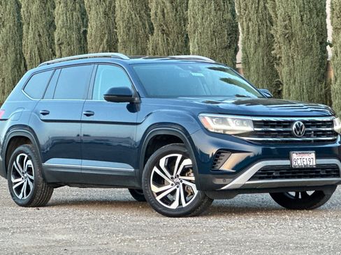 Used 2022 Volkswagen Atlas SEL image 2