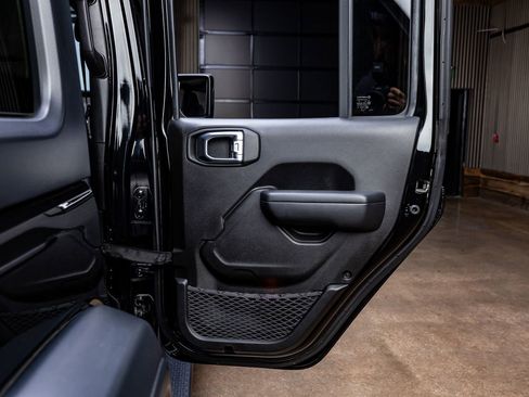 Used 2024 Jeep Wrangler Sport S image 38