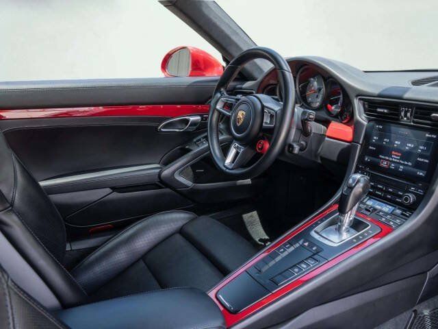 Used 2017 Porsche 911 Carrera 4S AWD/4WD image 12