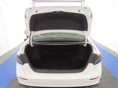 Used 2025 Honda Accord Sport image 9
