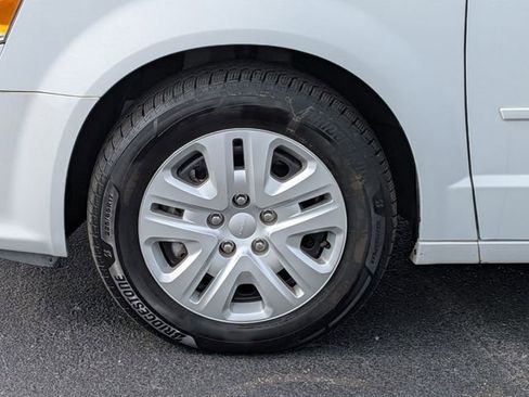 Used 2016 Dodge Grand Caravan SE w/ Quick Order Package 29E SE FWD image 10