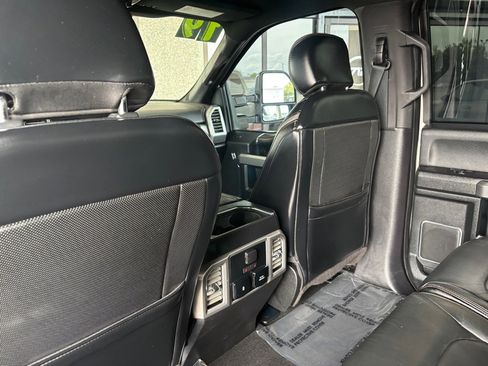 Used 2019 Ford F250 Platinum w/ Platinum Ultimate Package AWD/4WD image 28