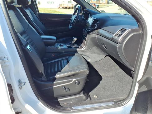 Used 2019 Jeep Grand Cherokee Limited X image 25