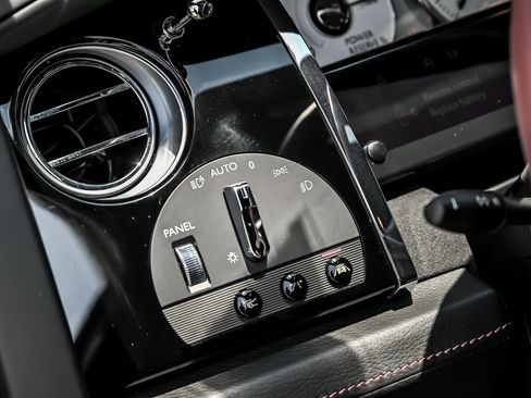 Used 2015 Rolls-Royce Ghost RWD image 28