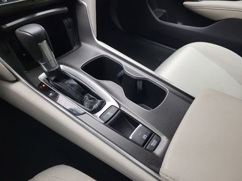 Used 2018 Honda Accord LX image 26