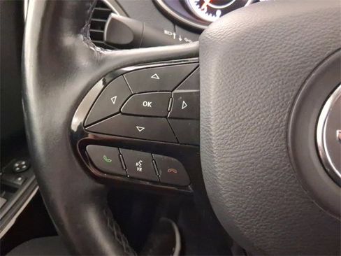 Used 2019 Jeep Cherokee Latitude Plus image 23