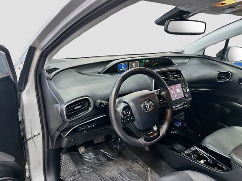 Used 2022 Toyota Prius FWD image 9