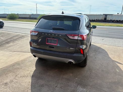 Used 2020 Ford Escape SE AWD/4WD image 9