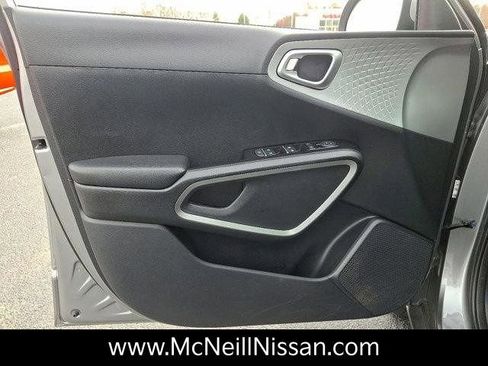 Used 2023 Kia Soul LX image 12