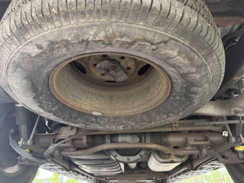 Used 2002 Chevrolet Suburban LT RWD image 20
