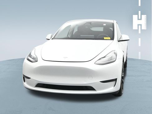 Used 2023 Tesla Model Y Long Range AWD/4WD image 2