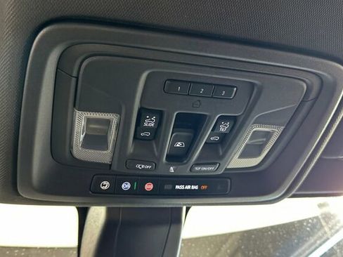 Used 2019 Chevrolet Silverado 1500 High Country w/ Technology Package image 35