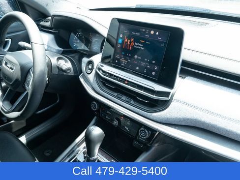 Used 2025 Jeep Compass Latitude AWD/4WD image 42