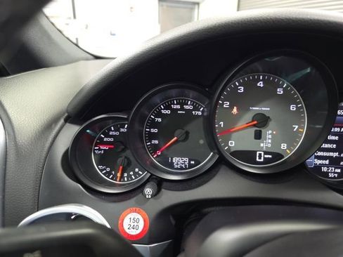 Used 2017 Porsche Cayenne S image 34